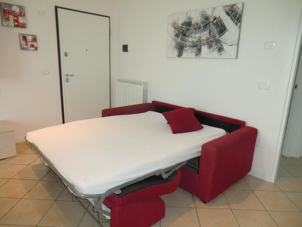 Residence Villaggio Dei Fiori Con Piscina E Posto Spiaggia Incluso Каорле Номер фото