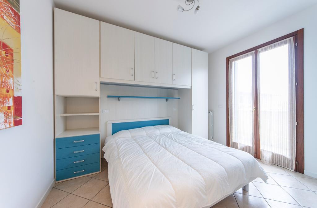 Residence Villaggio Dei Fiori Con Piscina E Posto Spiaggia Incluso Каорле Номер фото